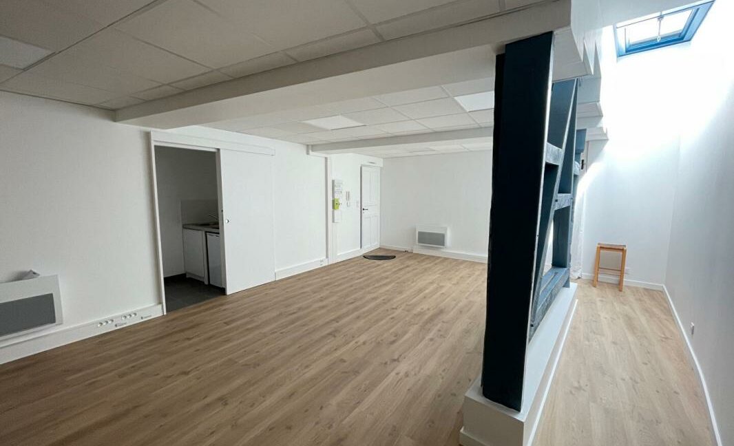 9ANN-18042025-095643-2