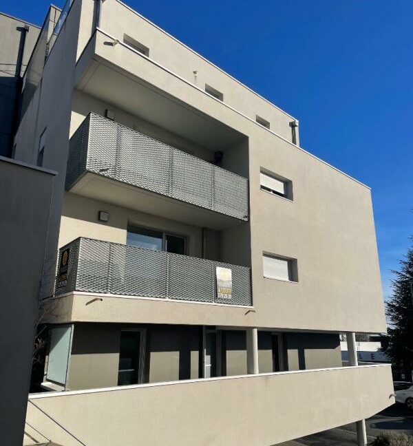 27BRU-06082025-015725-1