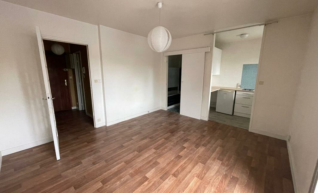 8LECOM-26032026-020701