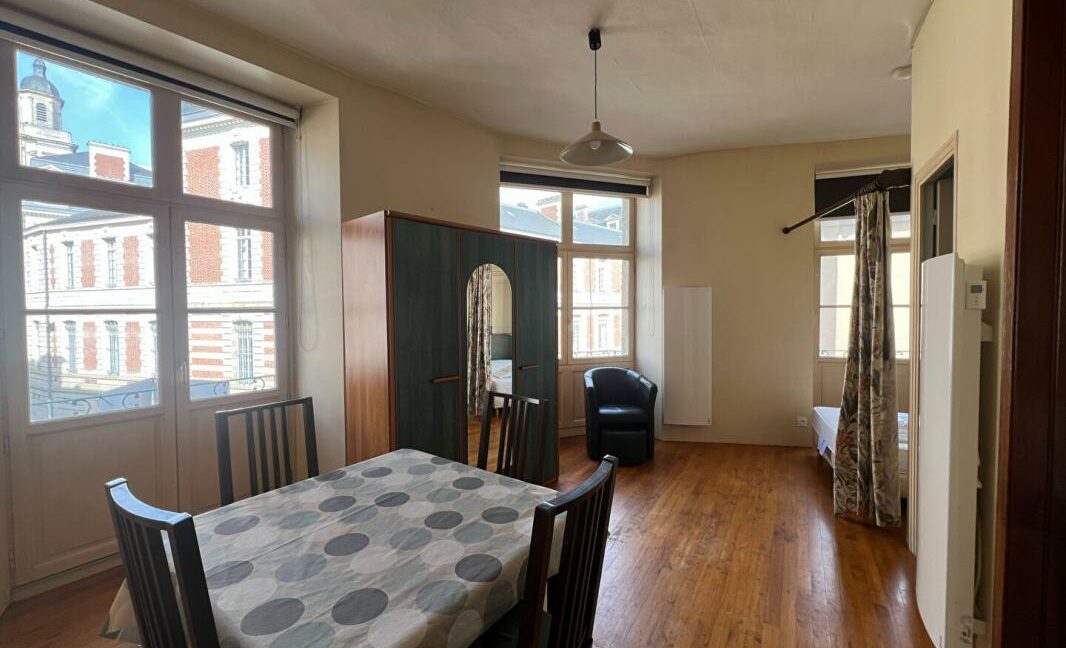 42VASS-11042026-015237-1