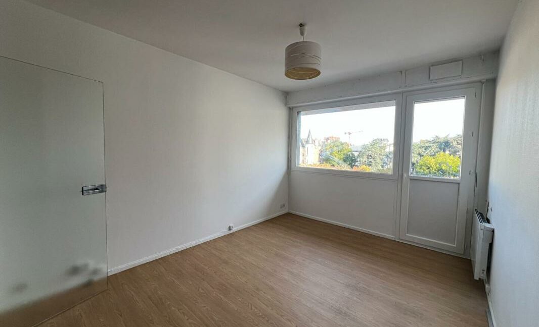 264HOCH-30092026-013358-2